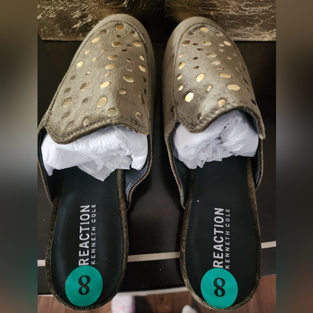 NWT KENNETH COLE Moss Velvet Stud Mules - Picture 1 of 9